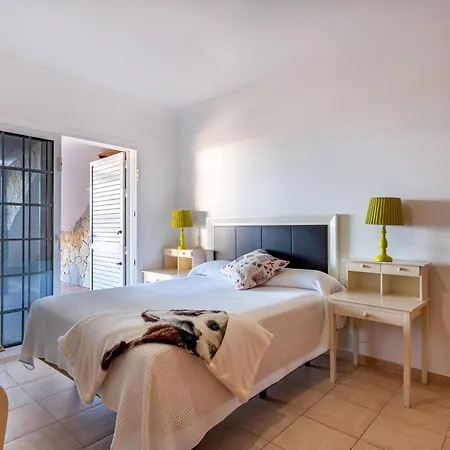 Marina Ii Beachfront By Holidays * Corralejo